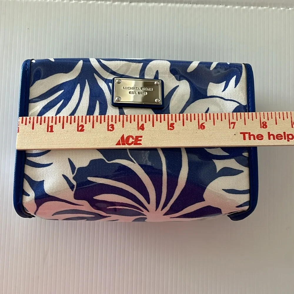 NWOT Michael Kors Eliza Blue White Floral Plastic Covered Canvas Makeup Pouch - Picture 8 of 12